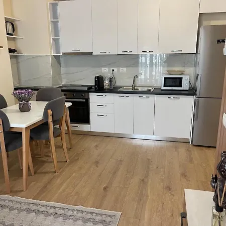 Jona Lovely 2 Bedroom 2 Bathroom Ap Free Parking Apartment Tirana