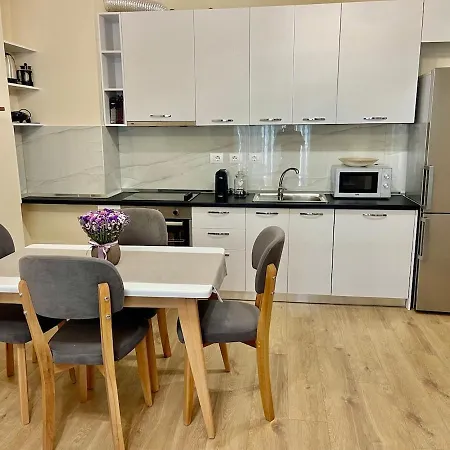 Jona Lovely 2 Bedroom 2 Bathroom Ap Free Parking Apartment