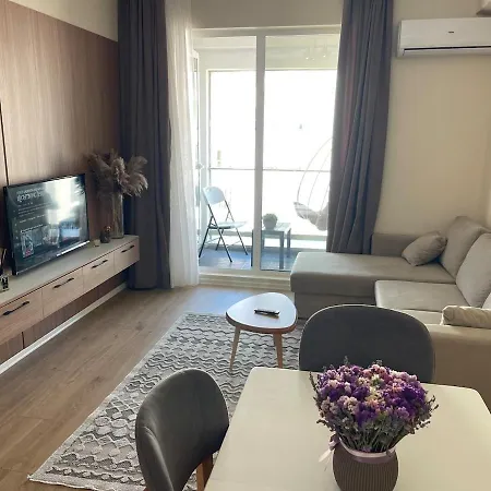 Jona Lovely 2 Bedroom 2 Bathroom Ap Free Parking *