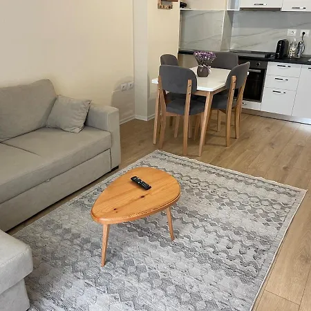 Jona Lovely 2 Bedroom 2 Bathroom Ap Free Parking Tirana