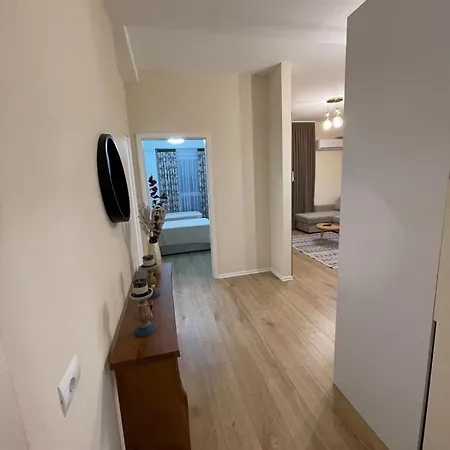 Jona Lovely 2 Bedroom 2 Bathroom Ap Free Parking *