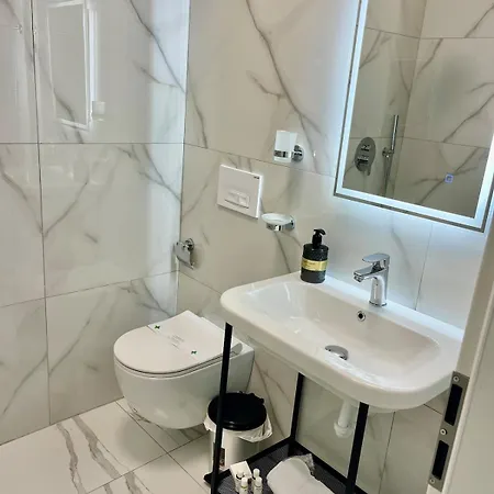 Jona Lovely 2 Bedroom 2 Bathroom Ap Free Parking Apartment
